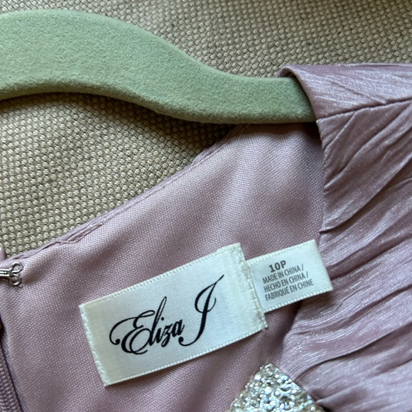 Wedding guest dress (such a great soft pink color) - Picture 2 of 3